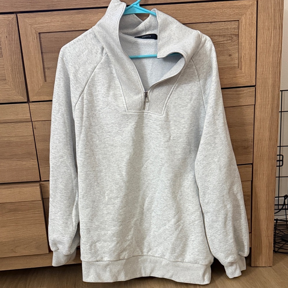 Women's Light Gray Zip-Up Sweater